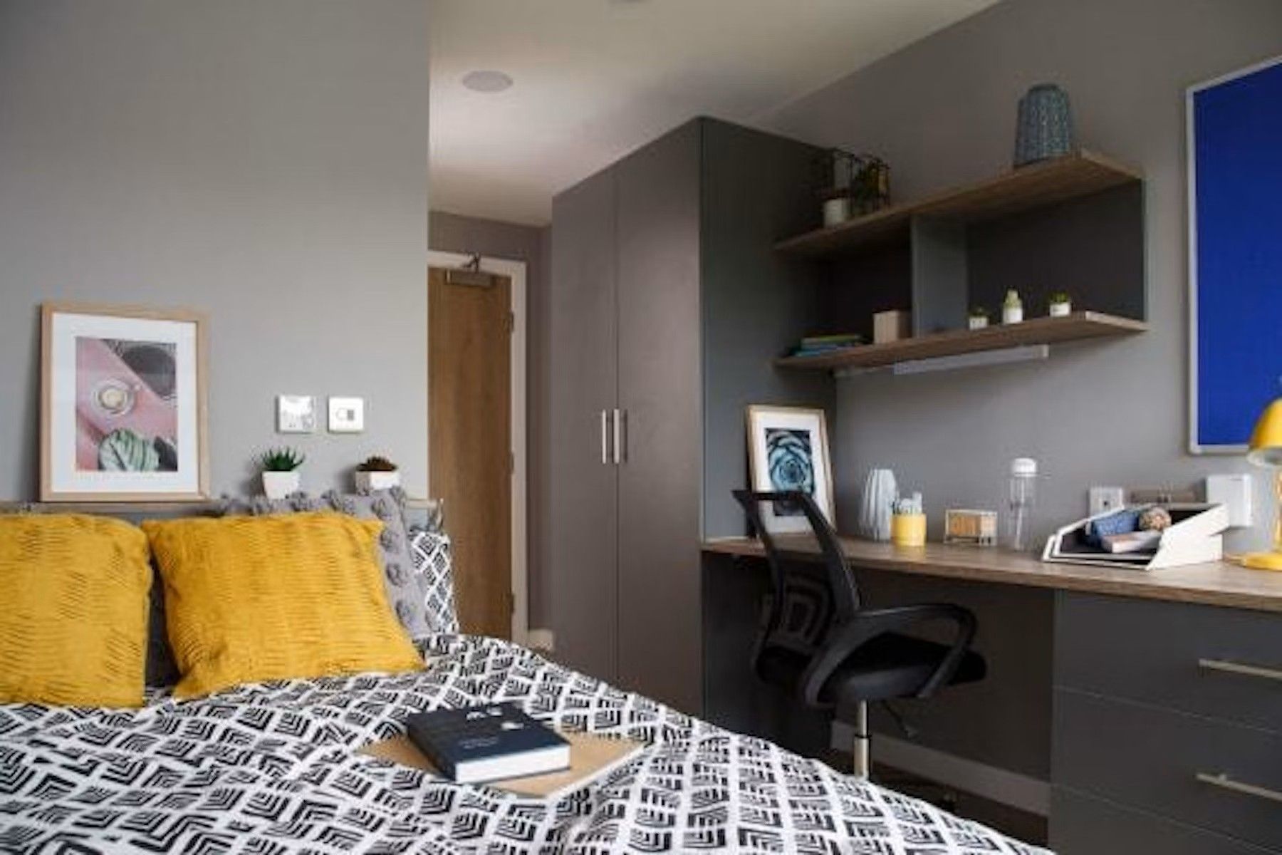 6 Bed Standard Ensuite - room